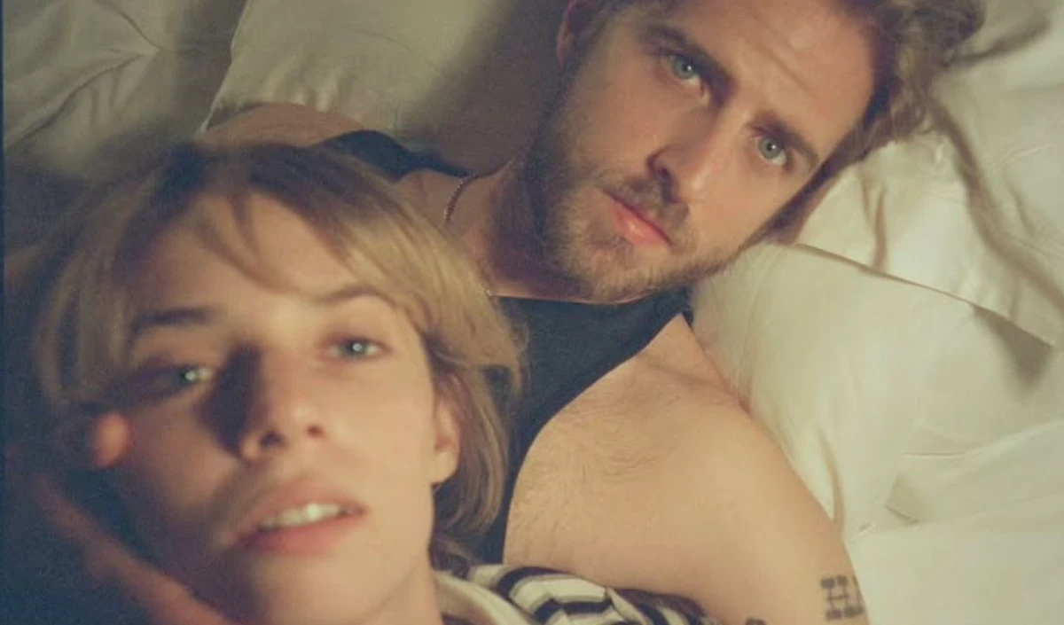 Valentine’s Day पर Maya Hawke बनीं म्यूजिशियन की दुल्हन, शादी में Stranger Things की स्टारकास्ट का लगा जमावड़ा