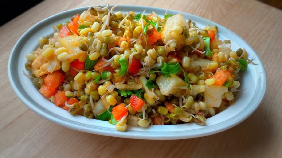 नाश्ते में खा लें सिर्फ एक कप मूंग की चाट, शरीर में नहीं होगी किसी विटामिन और मिनिरल की कमी, नोट करें रेसिपी