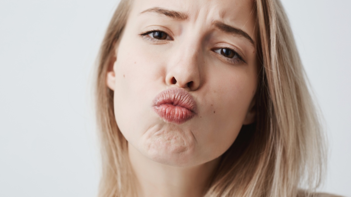 सूखे होंठों की पपड़ी से हैं परेशान तो इस होममेड लिप स्क्रब का करें इस्तेमाल, डेड स्किन का होगा तुरंत सफाया