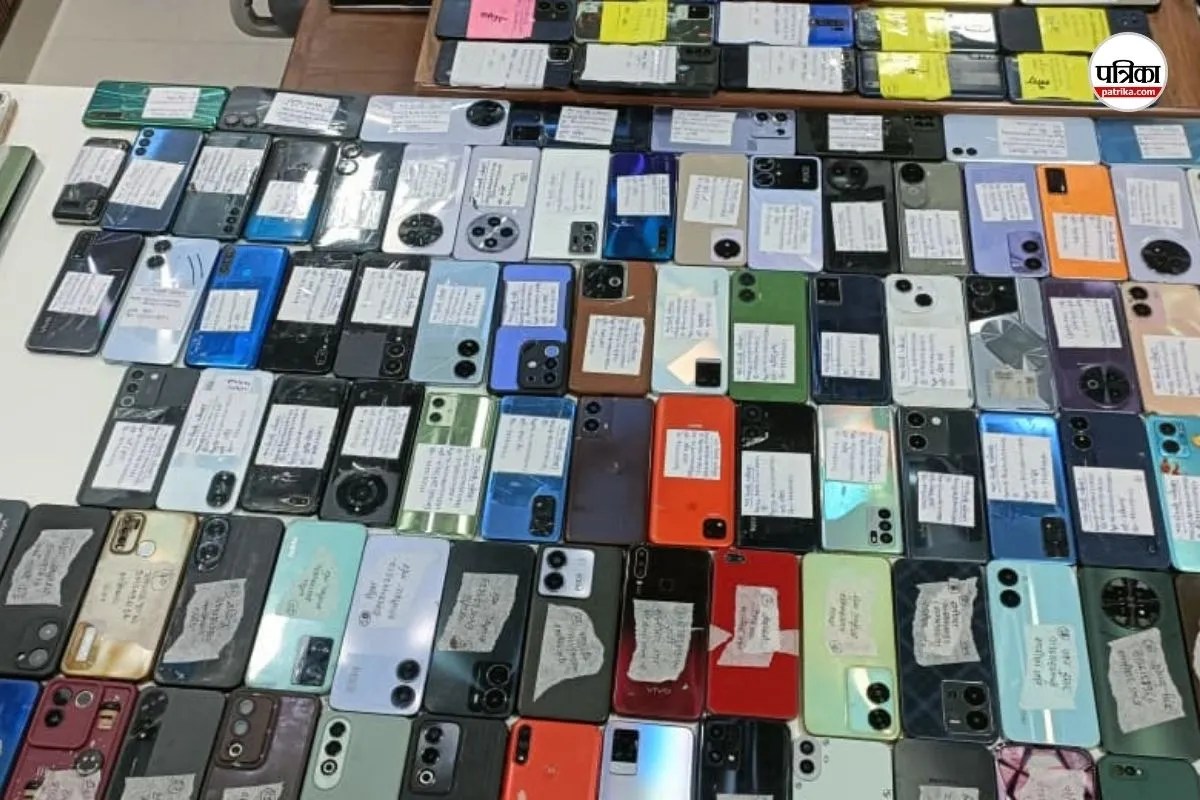 गाजियाबाद पुलिस ने बरामद किए सैकड़ों फोन, जिनके हों पहचानकर ले जायें