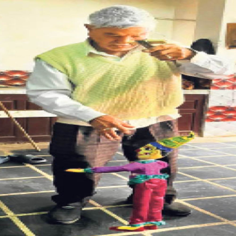 राज्य का इकलौता थिएटर:50 देशों में 1000 से ज्यादा शो कर चुका,अब इसमें सिर्फ 3 कलाकार बचे हैं… कठपुतली अब शो पीस रह गई है