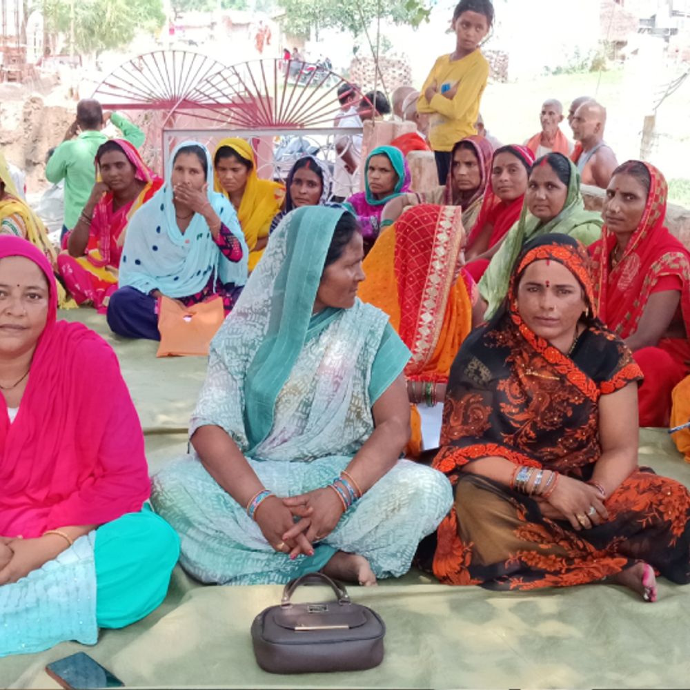 ड्रेस सिलकर 225 करोड़ की आय करेंगी जीविका दीदियां