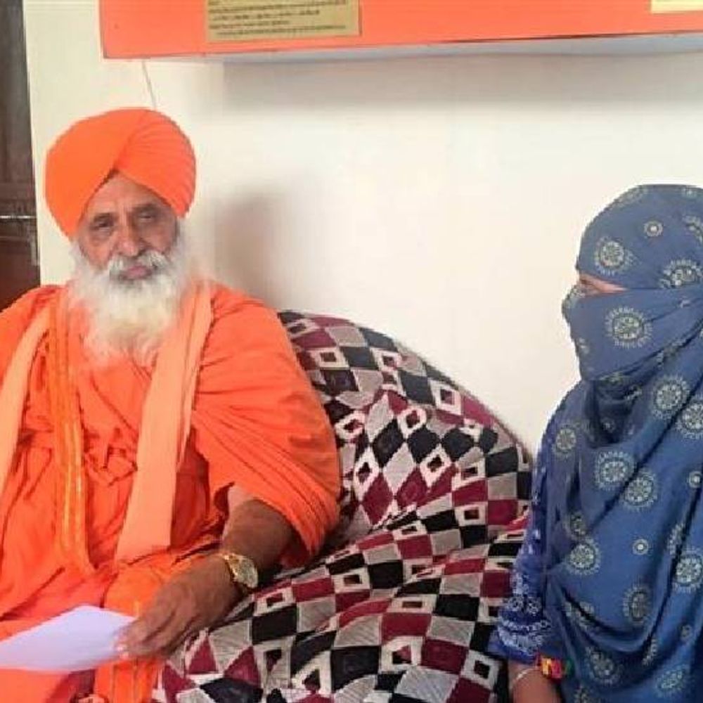 ओमान में भारतीय लड़कियों की अदला-बदली:घर लौटीं 4 बेटियां, एक ने कहा- अब भी 100 भारतीय लड़कियां फंसी हैं