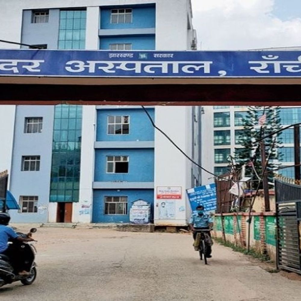 गार्ड हटाए गए, कर्मी पर कार्रवाई, डॉक्टर की भूमिका की जांच के लिए कमेटी गठित