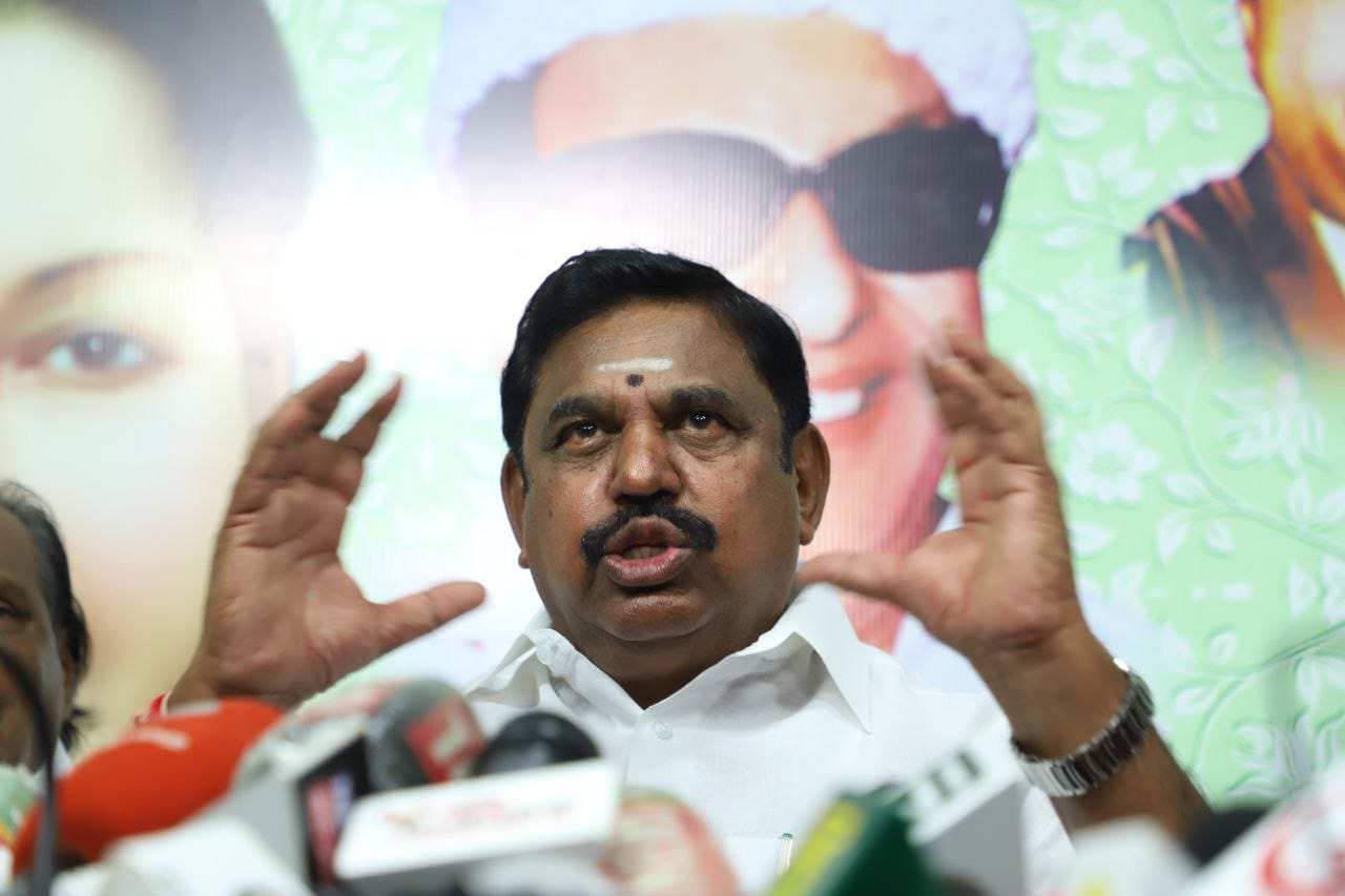 AIADMK चुनावी वादे: अल्पसंख्यकों और छात्रों पर बड़ा फोकस