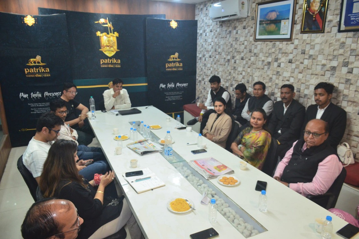 गेमिंग की गिरफ्त में बचपन, मोबाइल में कैद मासूमियत, जिम्मेदारी किसकी? पैरेंट्स ने दिए राय