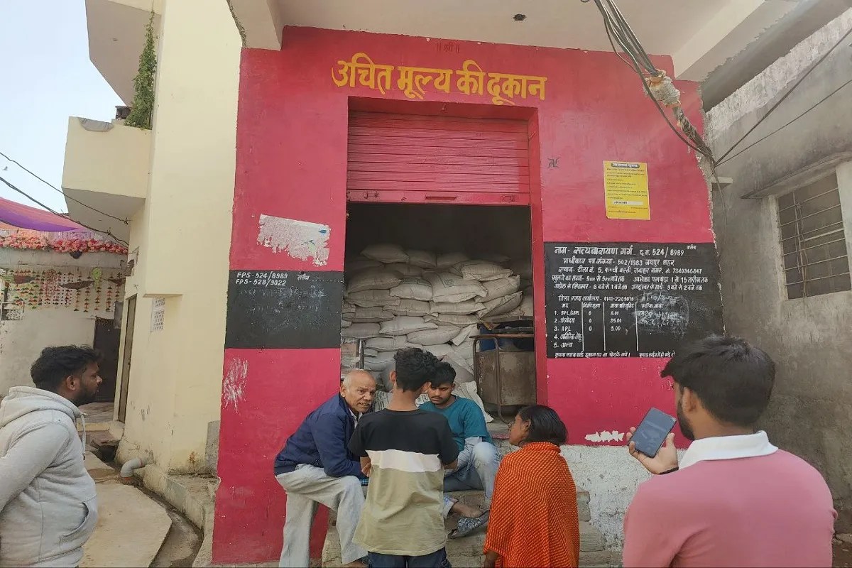 जयपुर समेत 19 जिलों में नहीं उठा फरवरी का गेहूं, लाभार्थी परेशान