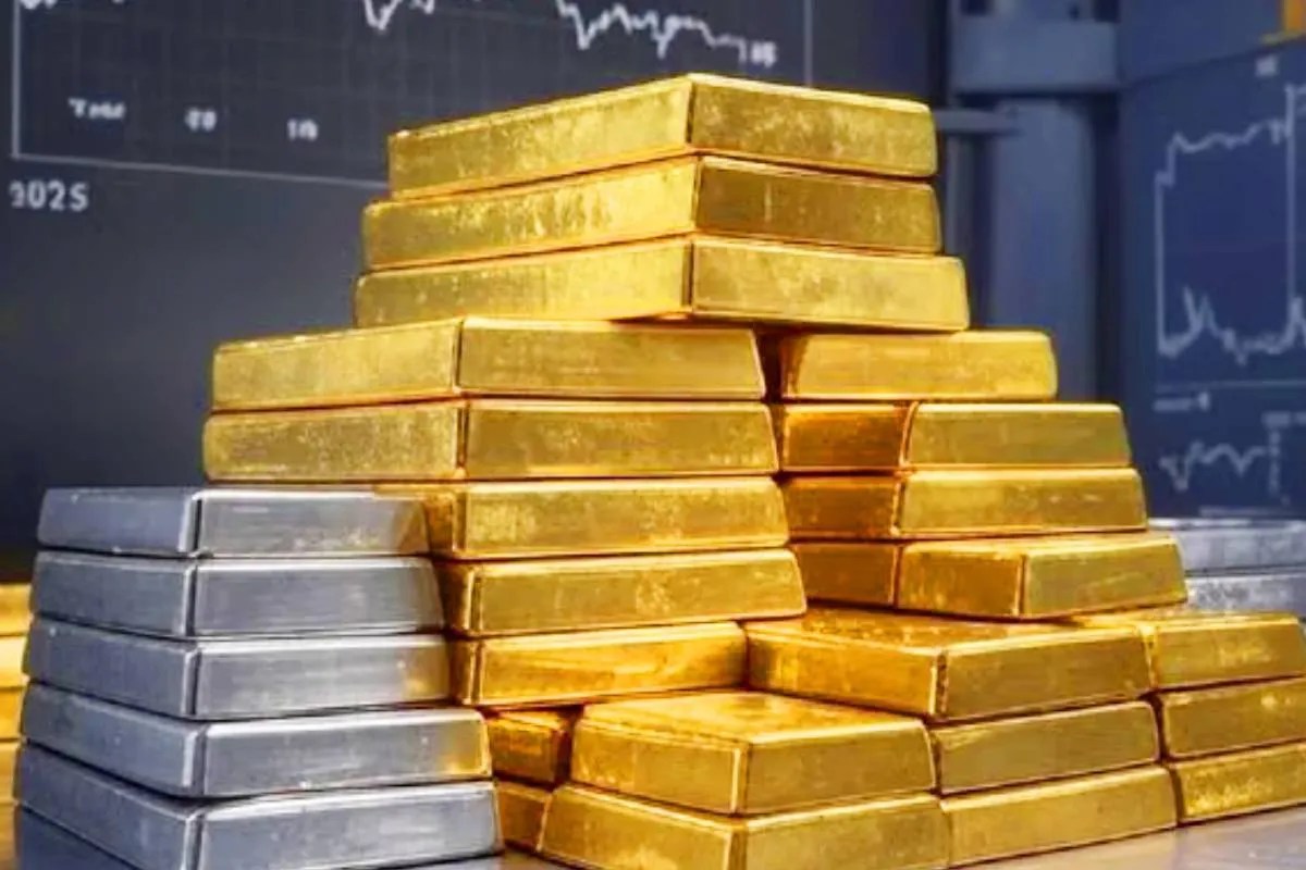 Gold-Silver Crash: रिकॉर्ड स्तर से गिरे सोने के दाम, चांदी दोगुनी रफ्तार से हुई सस्ती