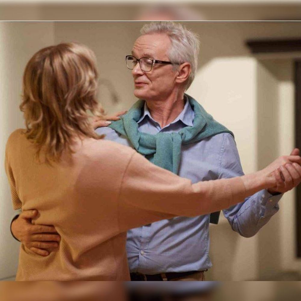 पति और पत्नी में उम्र के अंतर पर छिड़ी बहस:उम्र में बड़े अंतर वाली शादियों में खुशहाली भरपूर, ये लंबी चलती हैं क्योंकि ये रिश्ता जीवनभर संतोष देता है