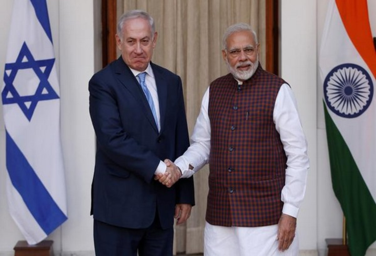 Israel attacks Iran: PM मोदी के इजरायल दौरे से लौटते ही बड़ा हमला, ईरान पर गिरी कई मिसाइलें, तेल अवीव में…