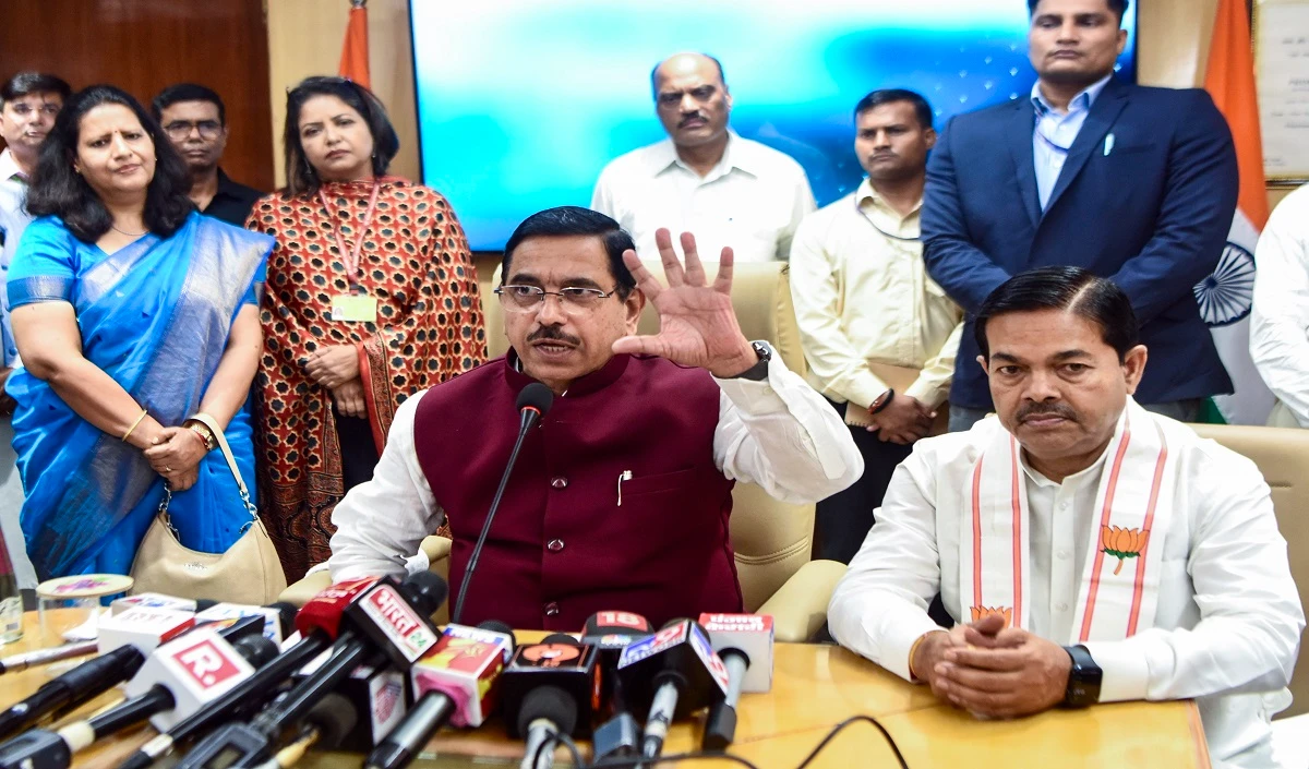 US Supreme Court के Tariff फैसले पर भारत की पैनी नजर, मंत्री Pralhad Joshi बोले- सरकार करेगी अध्ययन