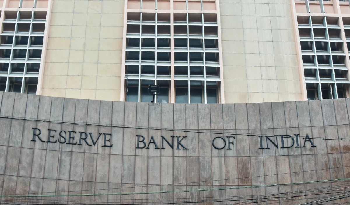 रियल एस्टेट सेक्टर के लिए RBI का बड़ा कदम: बैंकों से कर्ज ले सकेंगे REITs, विशेषज्ञों ने कहा- ‘निवेशकों को मिलेगा बंपर रिटर्न’