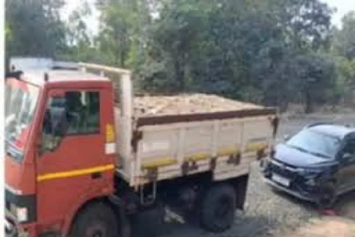 CG News: एक बार फिर रेत माफियाओं का आतंक, वनकर्मियों को कुचलने की कोशिश, ट्रक-कार जब्त