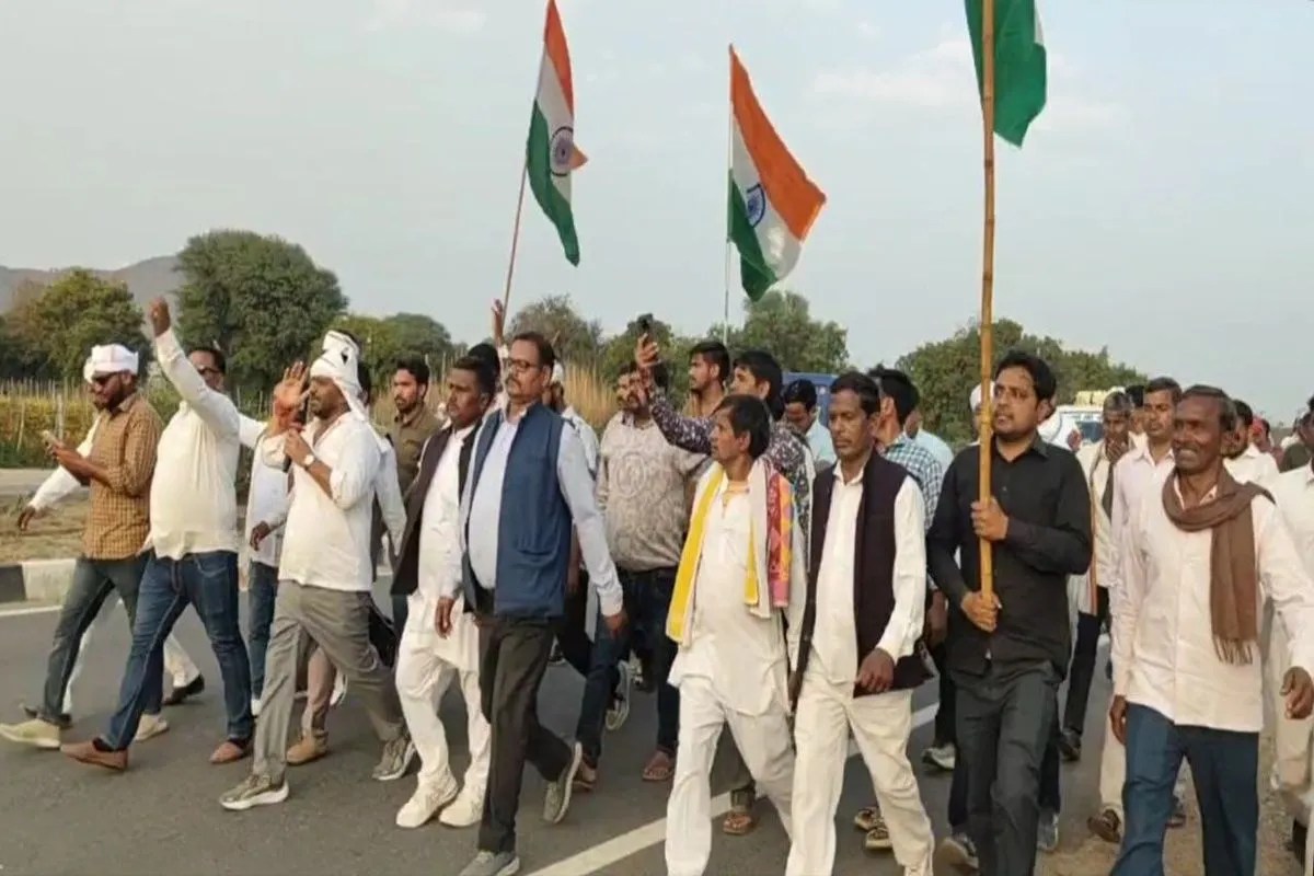 आरक्षण की मांग: हाइवे पर दिनभर चलता रहा काफिला