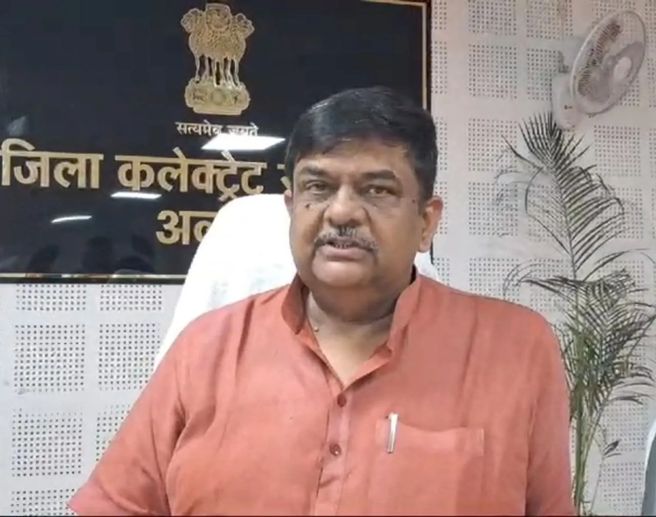 वन अधिकारी और वनपाल को ग्लोव पिस्टल, प्रत्येक नाके पर दाे एसएलआर राइफल