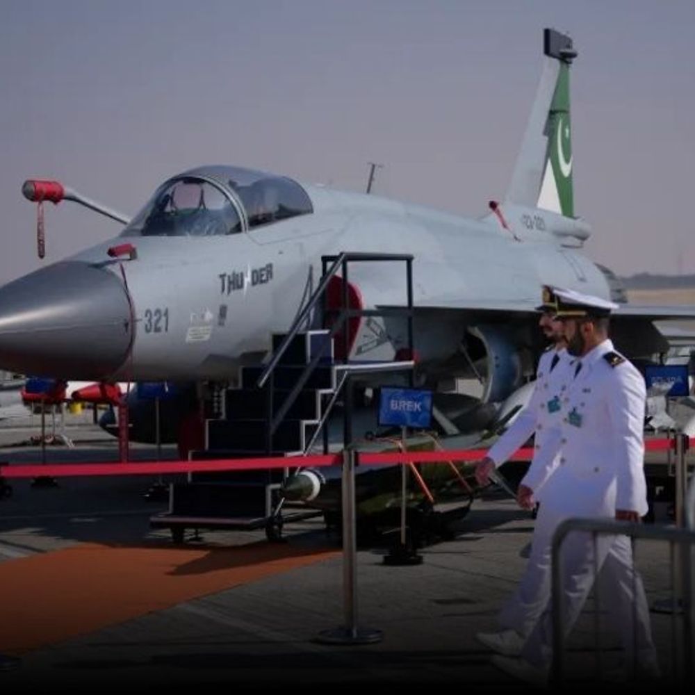 चीनी जेट बेचकर कर्जा चुका रहा पाकिस्तान:JF17 फाइटर जेट्स की सउदी अरब, लीबीया जैसे देशों से डीलिंग की; हर साल 50 जेट बन रहे