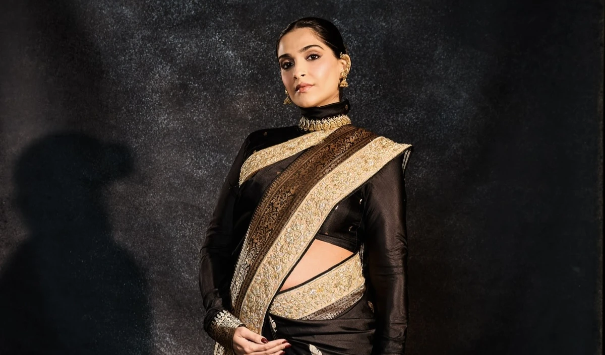 Sonam Kapoor का बेबी शॉवर! लाइम ग्रीन लहंगे में ‘मॉम-टू-बी’ का दिखा रॉयल अंदाज, पति Anand Ahuja संग शेयर कीं खूबसूरत तस्वीरें