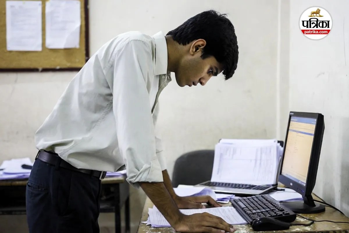 Students News: बैक पेपर के नाम पर छात्रों से वसूली जा रही मोटी रकम, कोई सुनने को तैयार नहीं