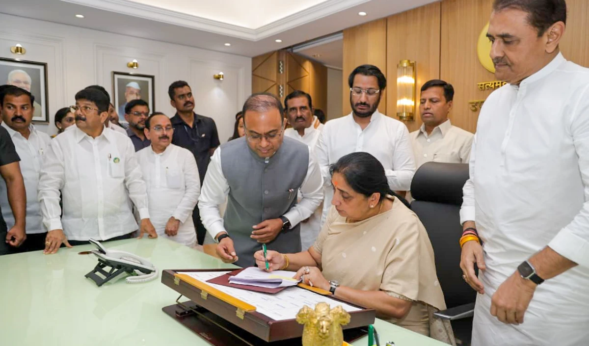 Maharashtra की सियासत में नया अध्याय, Sunetra Pawar ने संभाला Deputy CM का पदभार