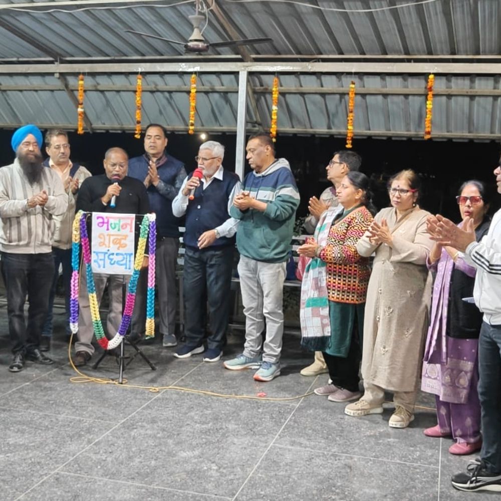 रोज गार्डन सीनियर सिटीजन एसो. ने करवाई भजन संध्या