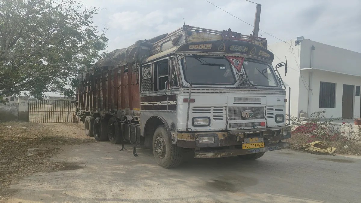 Churu : कचरे की आड़ में कर रहे थे तस्करी, पुलिस ने किया पर्दाफाश, एक करोड़ की 12 किलो 800 ग्राम अफीम बरामद