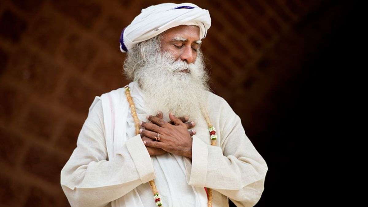 सफलता की कुंजी साबित हो सकती है सद्गुरु की ये बातें, आज ही बांध लें गांठ