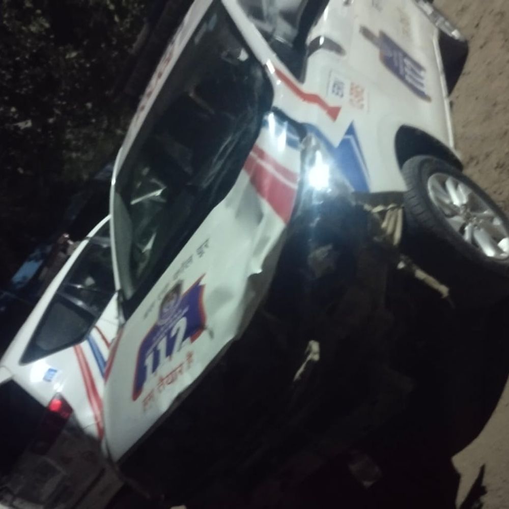 सिरसा में डायल 112-बाइक की टक्कर से तीन घायल:लाइनमैन बेटा-बेटी के साथ बाजार जा रहा था, लड़की हिसार रेफर, हालत गंभीर