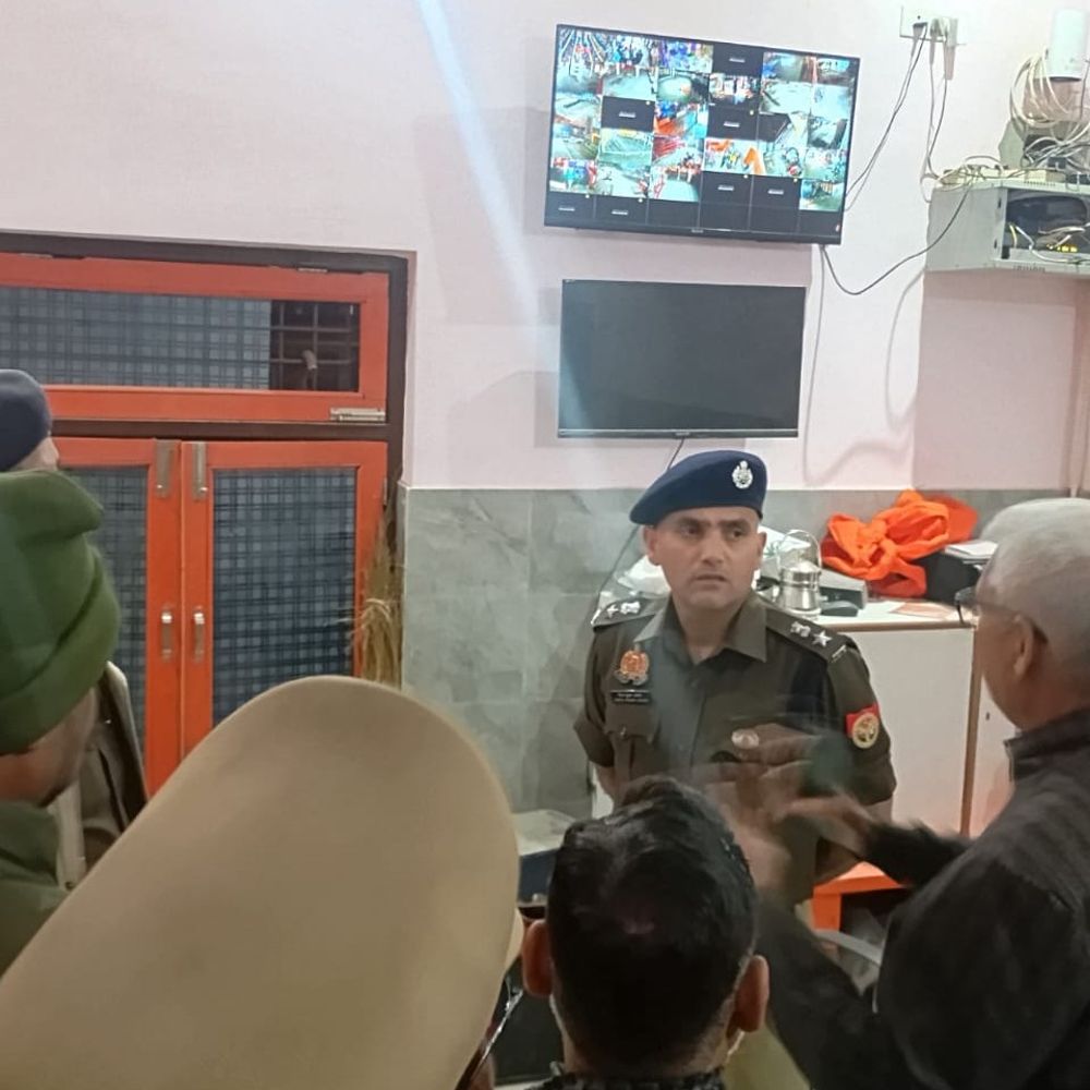 महाशिवरात्रि पर ड्रोन से होगी निगरानी:अलीगढ़ में SSP ने खेरेश्वर मंदिर में परखी व्यवस्थाएं, लगेंगे CCTV कैमरे