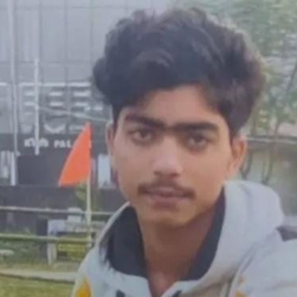 कारोबारी-फेमस ब्लॉगर सूरज बिहारी हत्याकांड के आरोपियों का सरेंडर:मुजफ्फरपुर में आत्मसमर्पण के बाद दोनों को पूर्णिया लाया जा रहा, तलाश में पुलिस कर रही थी छापेमारी