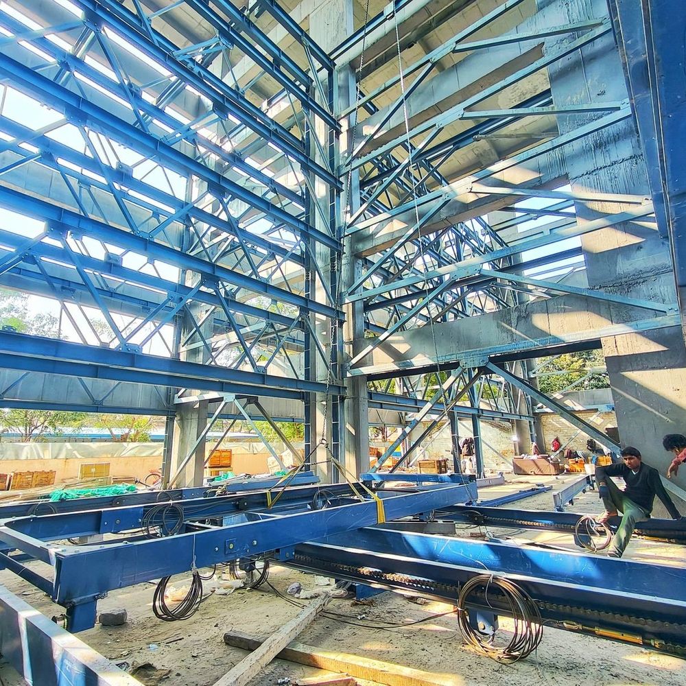 इंदौर में अप्रैल से शुरू होगी आदर्श रोड मल्टीलेवल पार्किंग:ट्रैफिक राहत की तैयारी, आदर्श रोड पर काम अंतिम चरण में