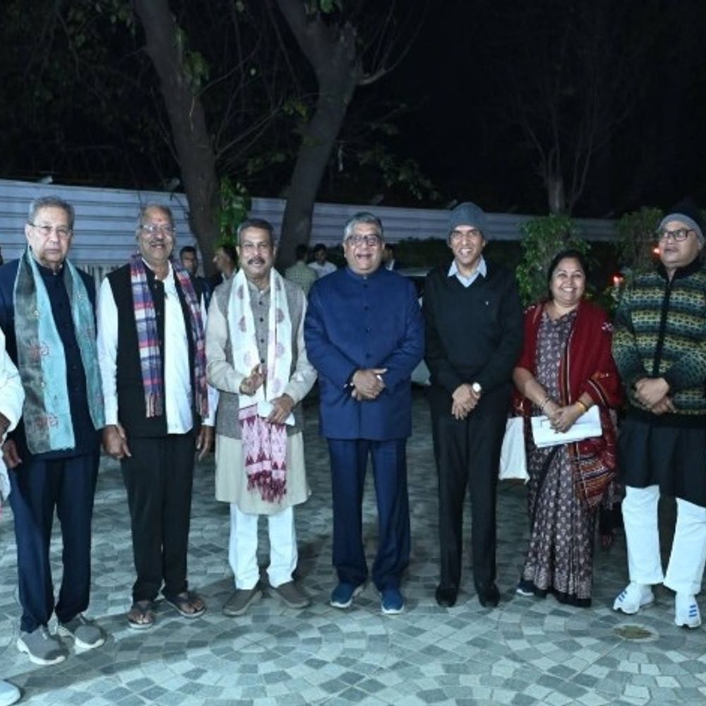 सांसद बृजमोहन अग्रवाल की डिनर पॉलिटिक्स:आवास पर केंद्रीय मंत्रियों के साथ बैठक, केंद्र सरकार की योजनाओं पर मंथन