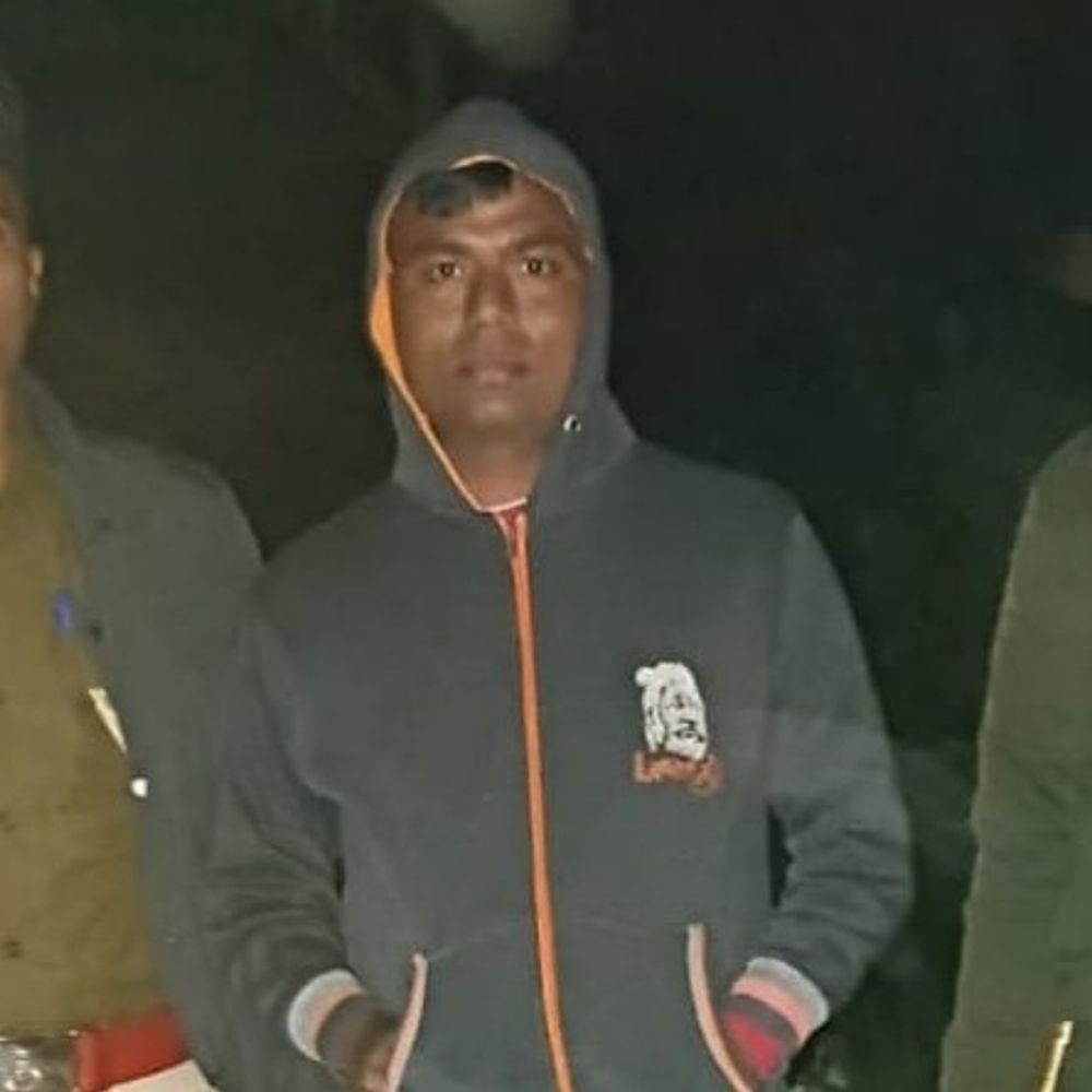 हेरोइन तस्करी मामले का फरार आरोपी गिरफ्तार:भोजपुर पुलिस ने कैमूर से पकड़ा