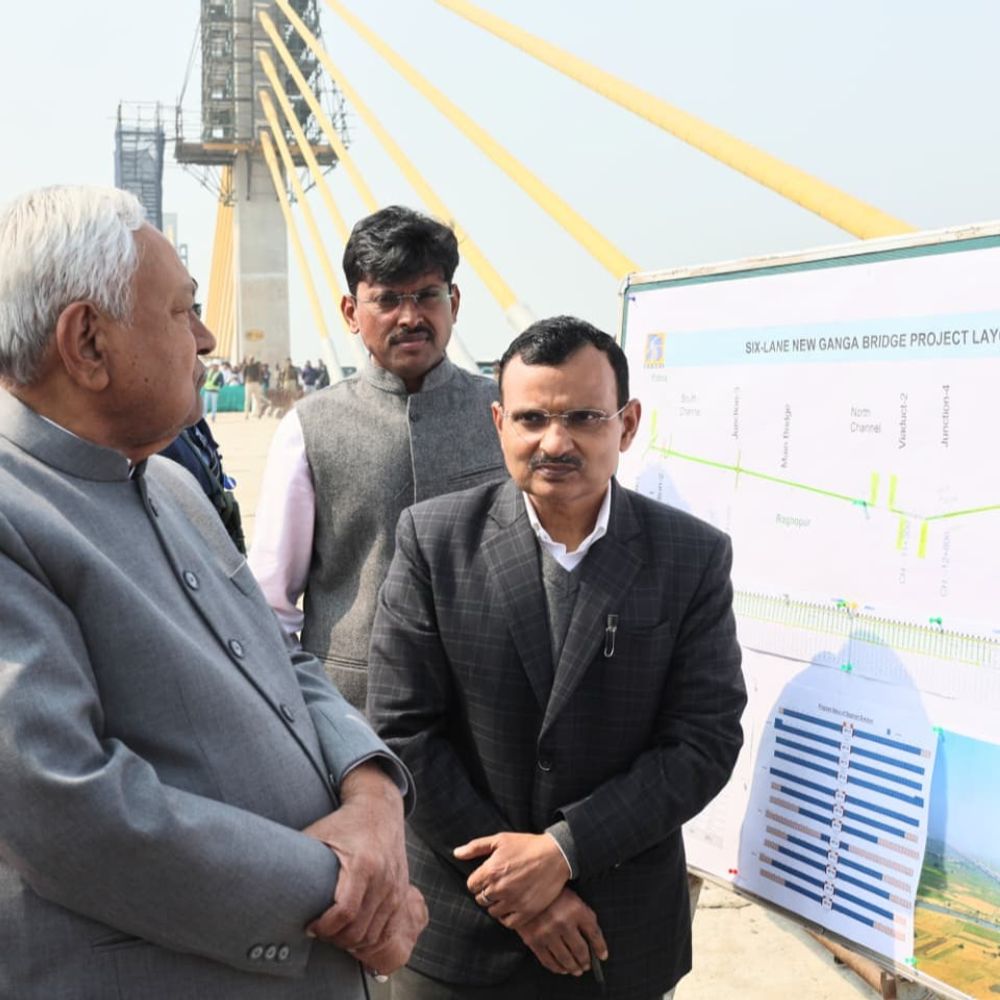 CM नीतीश ने कच्चीदरगाह–बिदुपुर 6 लेन गंगापुल का किया निरीक्षण:उत्तर-दक्षिण बिहार कनेक्टिविटी होगी मजबूत, गांधी सेतु पर दबाव घटेगा; बचे काम तेज करने के निर्देश