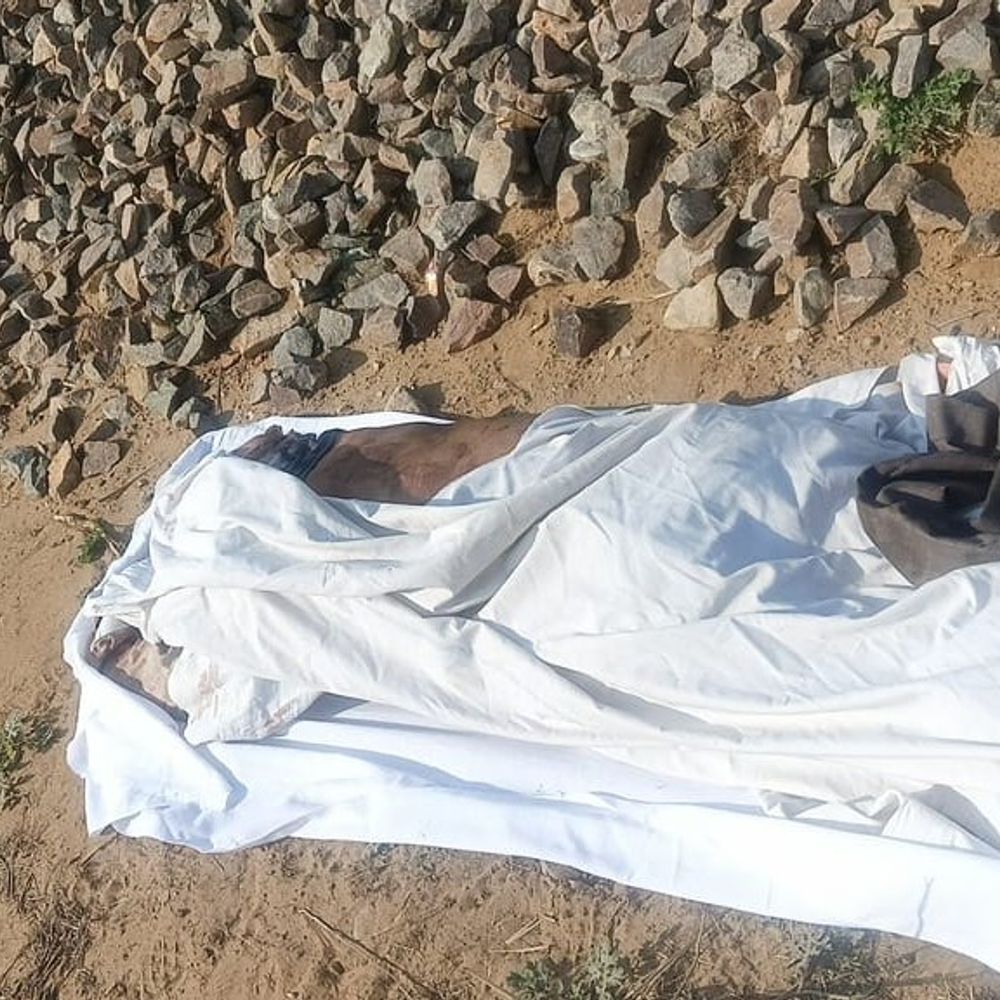 जयपुर में ट्रेन के आगे युवक कूदा, मौत:टक्कर से हाथ-पैर हुए अलग, ट्रैक के पास खड़ी मिली बाइक