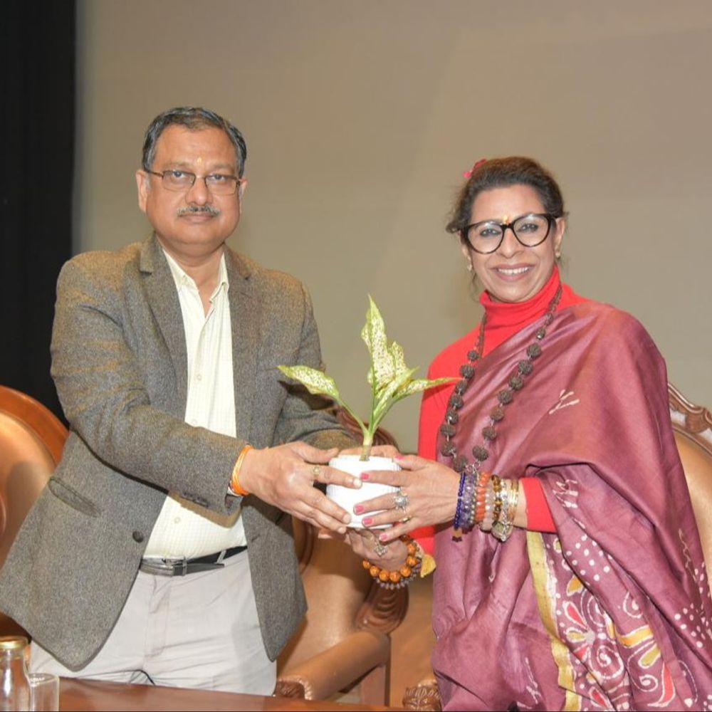 सोनीपत यूनिवर्सिटी में ‘विकसित भारत–2047’ कार्यक्रम का आयोजन:महिला आयोग चेयरपर्सन रेनू भाटिया का स्वागत किया; बोली- वैदिक परंपरा से नारी सम्मान सर्वोपरि