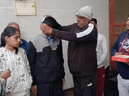 भिवानी के धावक ने खुद का तोड़ा रिकॉर्ड:हॉफ मैराथन में 21.1 किमी की लगाई दौड़; एशिया-इंडिया बुक ऑफ रिकॉर्ड होल्डर