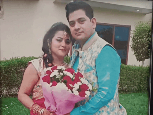 रजनीश के मोबाइल फोन से पुलिस को डिलीट मिला व्हाट्सअप:पुलिस ने रिकवर कर पड़ताल शुरू की, सहायक शिक्षिका के पति ने किया था सुसाइड