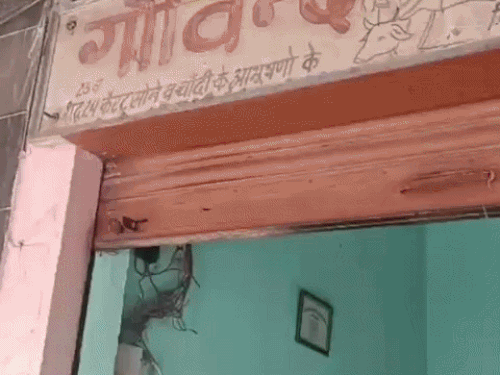 रात 8 बजे ज्वैलर का बैग लूटा:1 बजे दुकान खोलकर 5 ग्राम सोने के जेवर 1 किलो चांदी ले गए, बैग लूटा तब पुलिस चुप रही