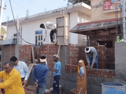 नारनौल में ‘टॉयलेट’ निर्माण पर विवाद, बनाने पर आपत्ति:पावर हाउस मोड़ पर प्रस्तावित निर्माण से बढ़ी नाराजगी, आवागमन में बाधा बनने की आशंका