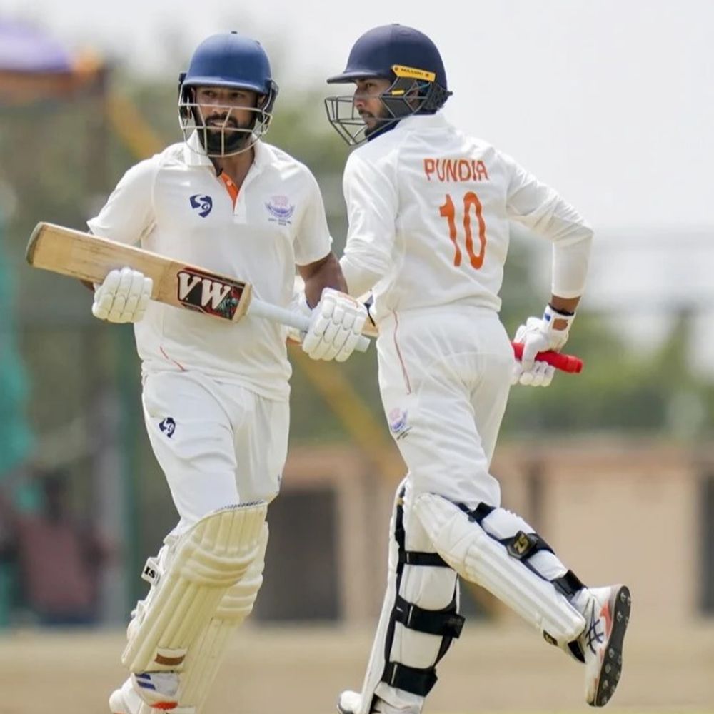 जम्मू-कश्मीर 67 साल में पहली बार रणजी चैंपियन बना:फाइनल मैच ड्रॉ रहा, कर्नाटक के खिलाफ पहली पारी में बढ़त के आधार पर जीत तय हुई