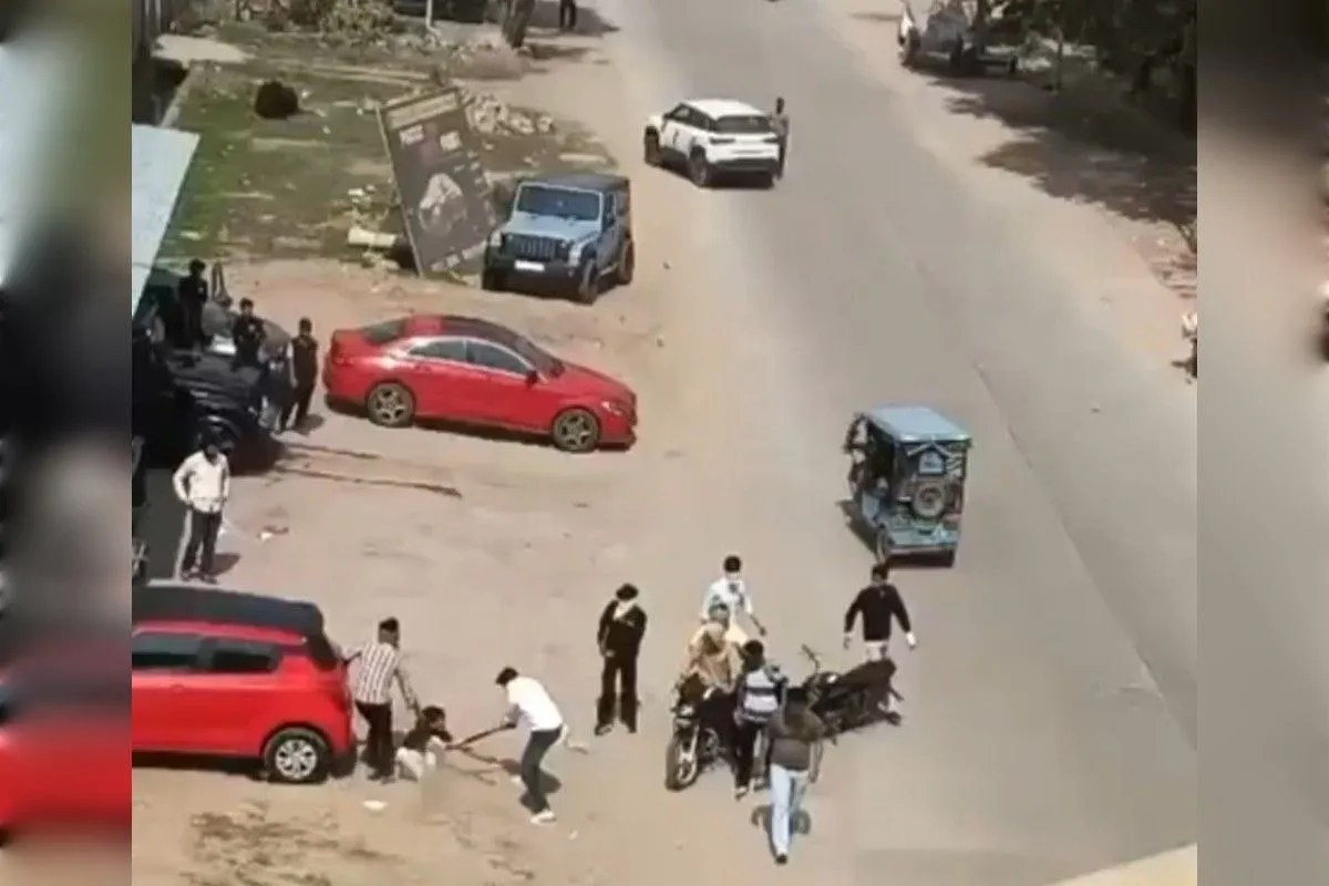 युवक के साथ जमकर मारपीट, हिस्ट्रीशीटरों पर आरोप… वीडियो आया सामने 