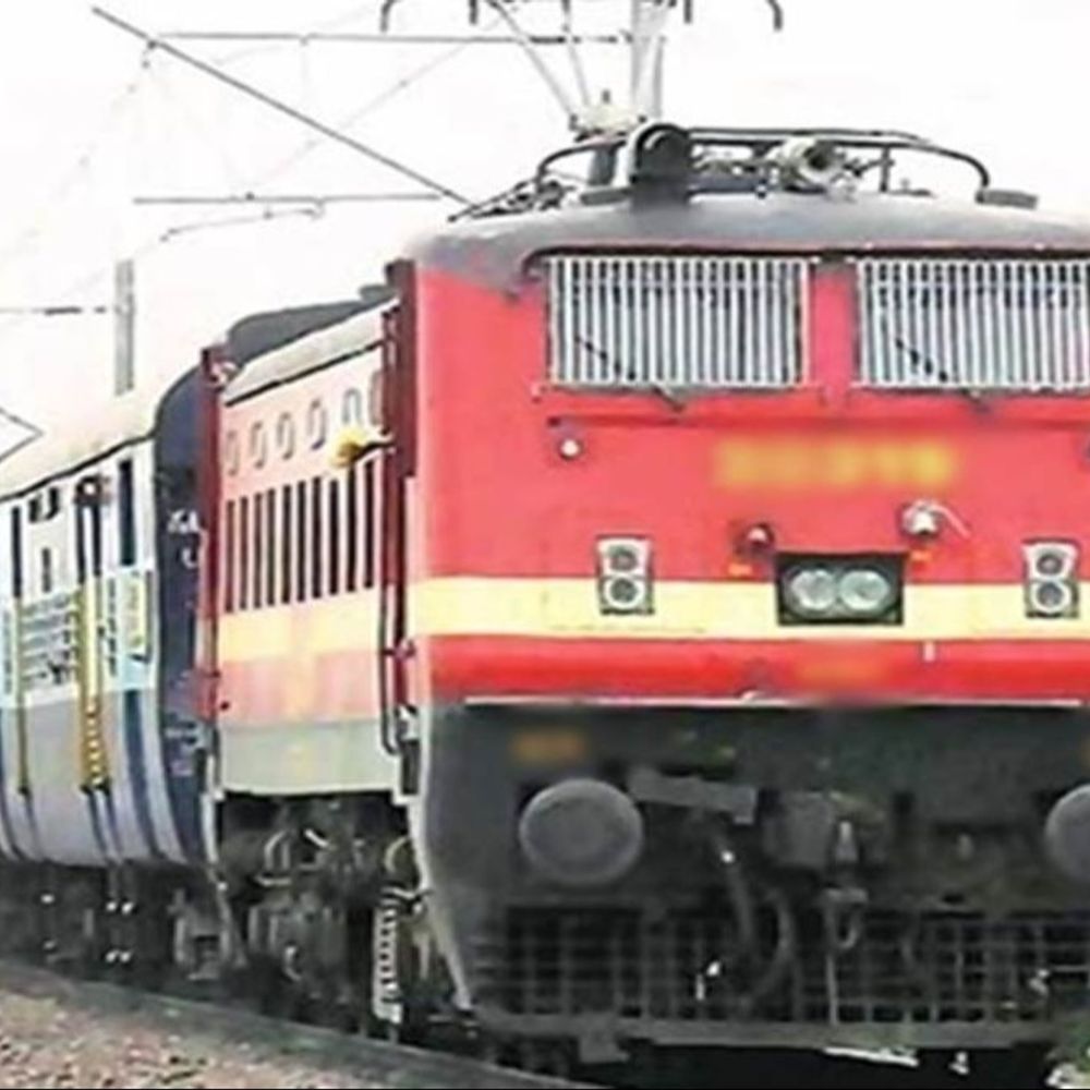 रतलाम में होली पर यात्रियों को मिलेगी सुविधा:6 जोड़ी स्पेशल ट्रेनों के फेरे बढ़ाए; बांद्रा टर्मिनस-अजमेर वीकली स्पेशल 30 मार्च तक चलेगी