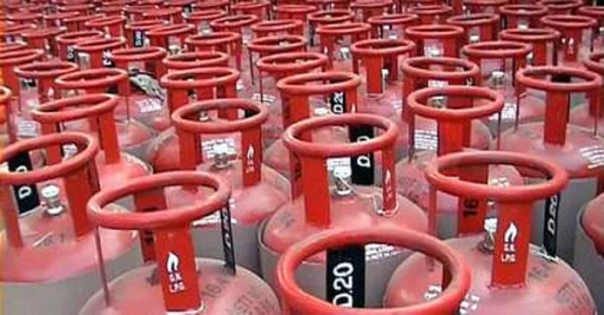 ईरान युद्ध का असर: साठ रुपए महंगा हुआ रसोई गैस सिलेंडर