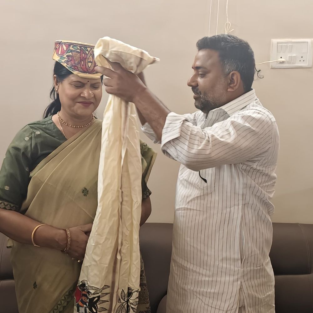 मंत्री रामा निषाद पाग-अंगवस्त्र से सम्मानित:मधुबनी में आगमन पर भाजपा कार्यकर्ताओं ने किया स्वागत