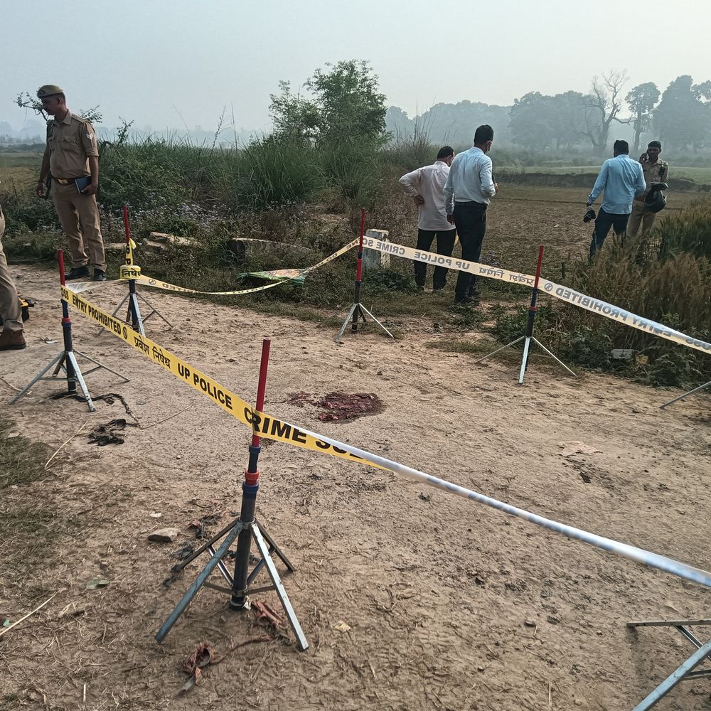 भदोही में सिर कुचला हुआ मजदूर का शव मिला:पुलिस ने शव को कब्जे में लेकर पोस्टमॉर्टम को भेजा, जांच शुरू