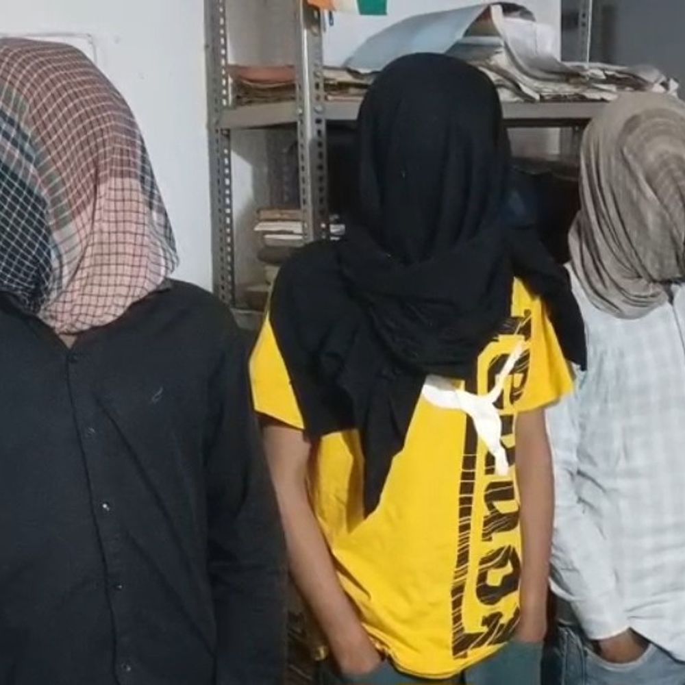 पटना में लूटपाट-हत्या के 5 आरोपी गिरफ्तार:बदमाशों ने तीन युवकों से नगद और मोबाइल लूटे थे, विरोध पर एक को मारा था चाकू