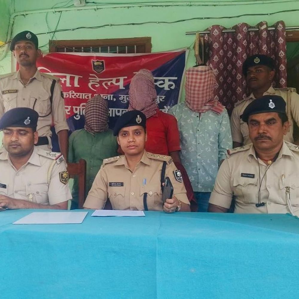 गैस एजेंसी में लूट करने वाले 3 बदमाश अरेस्ट:मुजफ्फरपुर में एक दिन पहले हुई थी वारदात; 2 कट्टा-9 कारतूस बरामद