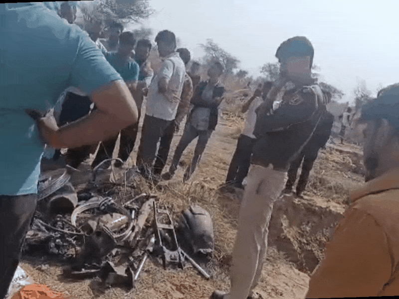 नाटास नदी में मिला मानव कंकाल:जमीन में दबे कंकाल को कुत्तों ने निकाला बाहर, कान में बालियां देख युवती होने की जताई जा रही आशंका