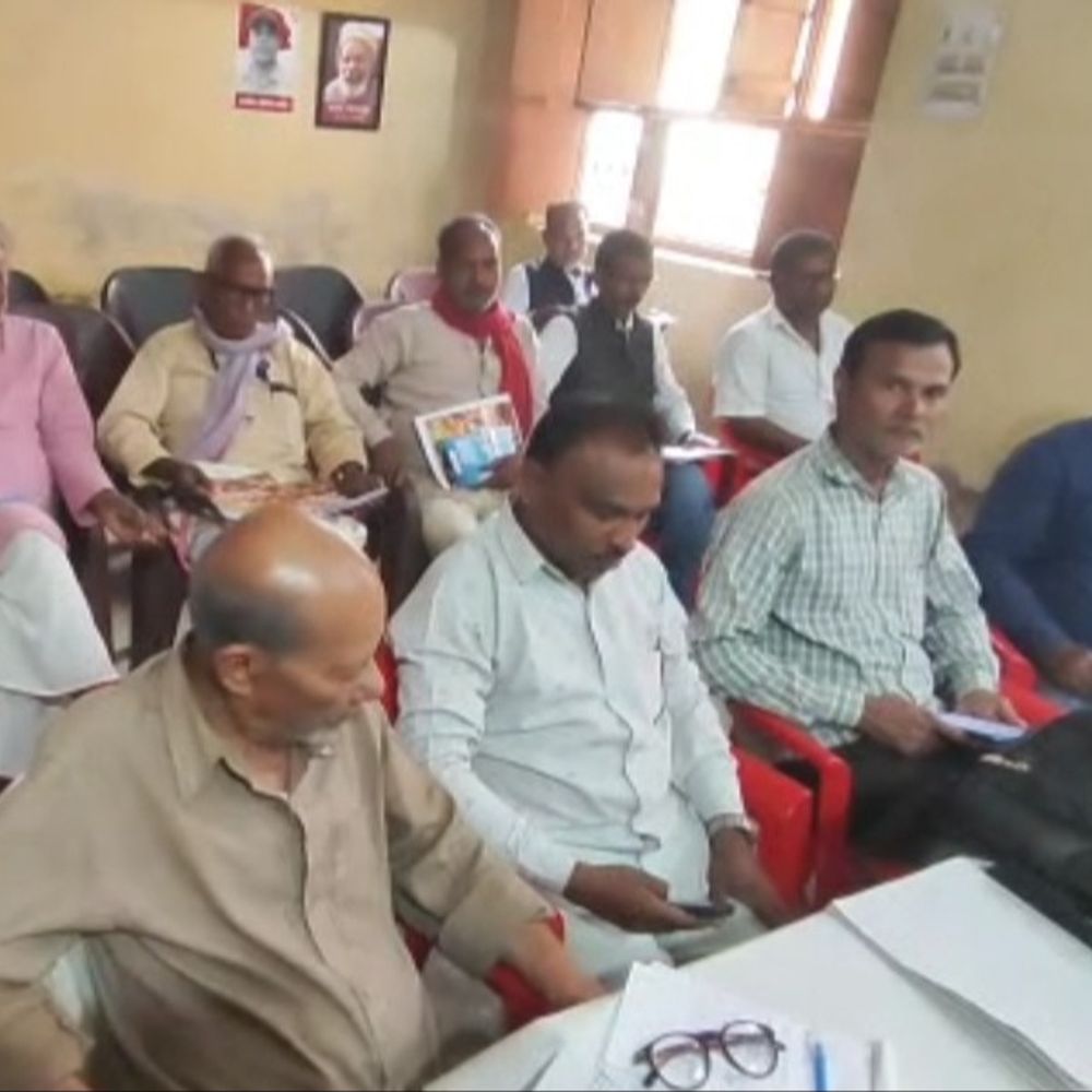 जिला सम्मेलन के लिए गांव-गांव जनसंपर्क चलाया जाएगा:दरभंगा में भाकपा माले जिला कमेटी की बैठक, जनता से जुड़ी समस्याओं को उठाने का लिया संकल्प