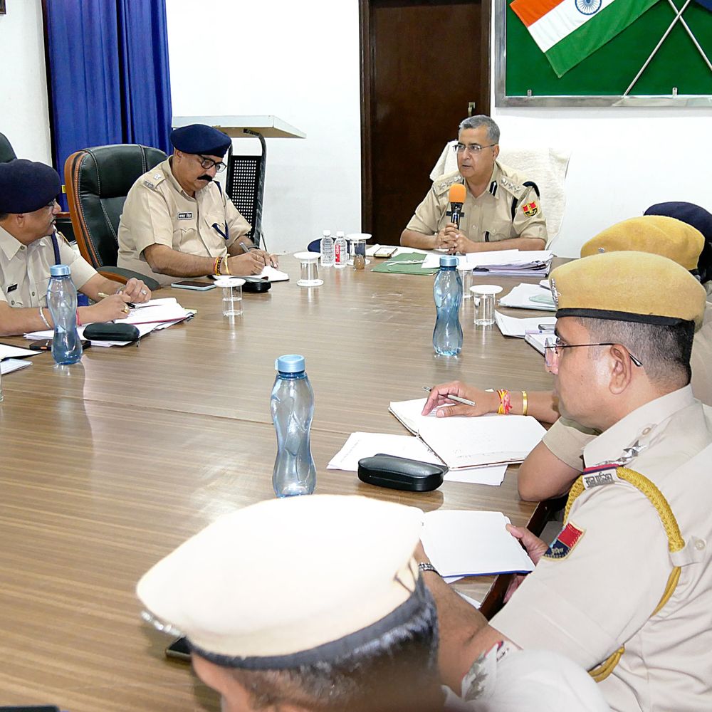 क्राइम मीटिंग में SP बोले-नशे के खिलाफ कड़ी कार्रवाई करेंगे:कहा-थाने से कोई फरियादी खाली हाथ न जाए; गंभीरता से सुनें शिकायत